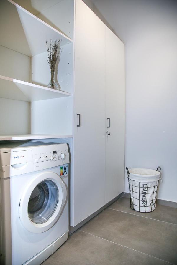Caravin Wanderhome, 5 Min From Metro Nea Ionia Ateny Zewnętrze zdjęcie