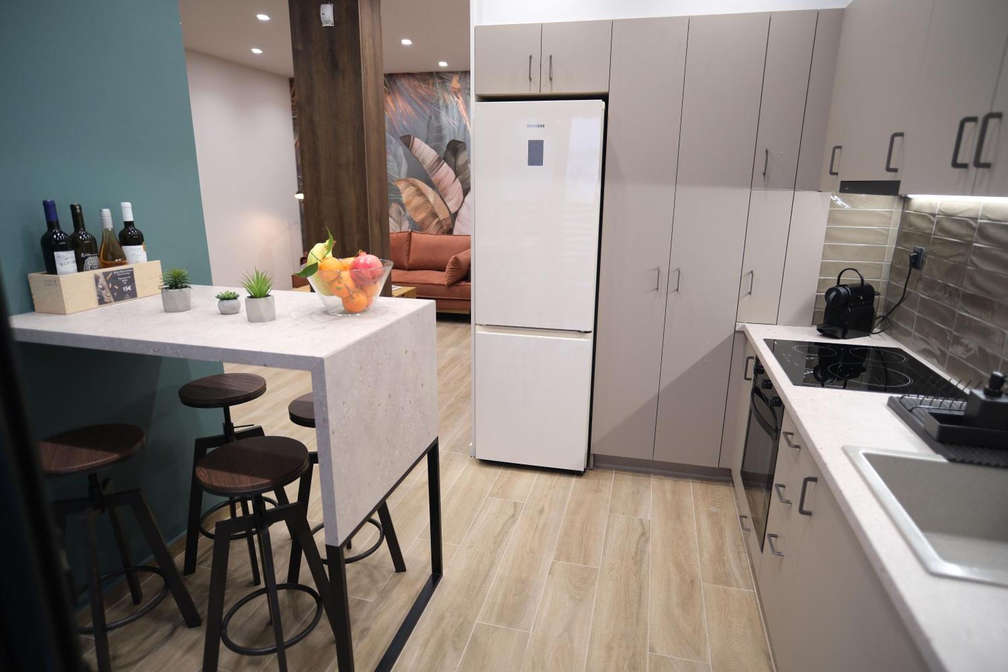 Caravin Wanderhome, 5 Min From Metro Nea Ionia Ateny Zewnętrze zdjęcie